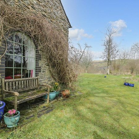 Beudy Dolpebyll Villa Llangadfan ภายนอก รูปภาพ