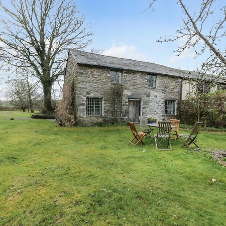 Beudy Dolpebyll Villa Llangadfan ภายนอก รูปภาพ