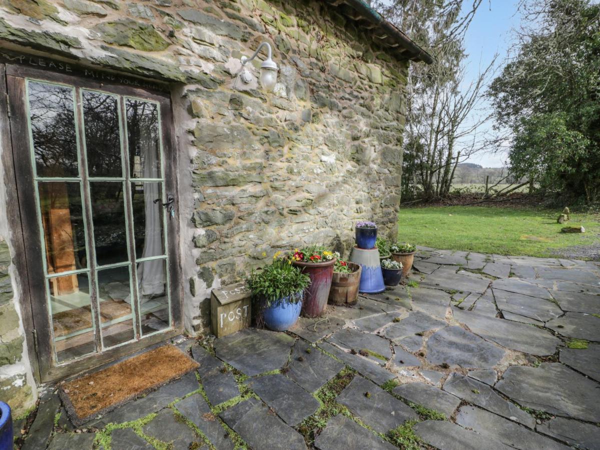 Beudy Dolpebyll Villa Llangadfan ภายนอก รูปภาพ