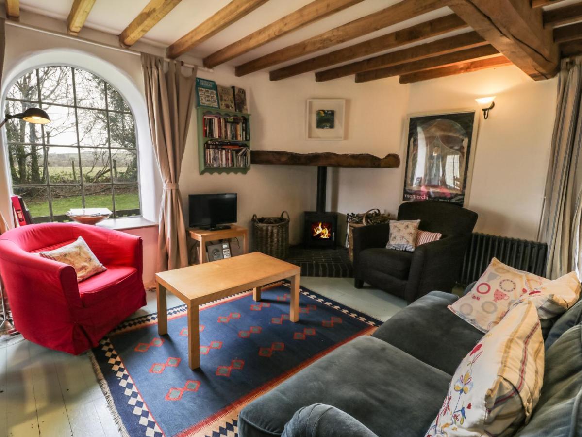 Beudy Dolpebyll Villa Llangadfan ภายนอก รูปภาพ