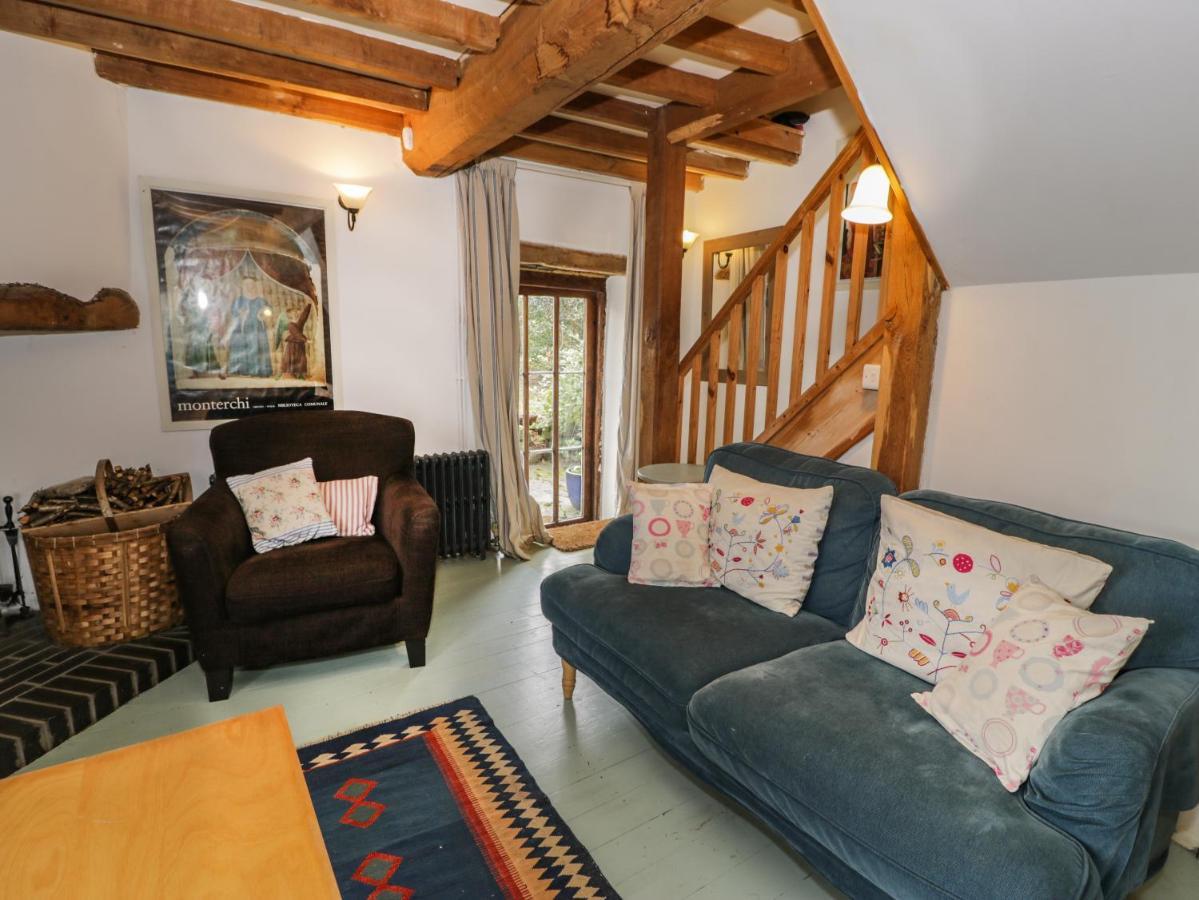 Beudy Dolpebyll Villa Llangadfan ภายนอก รูปภาพ