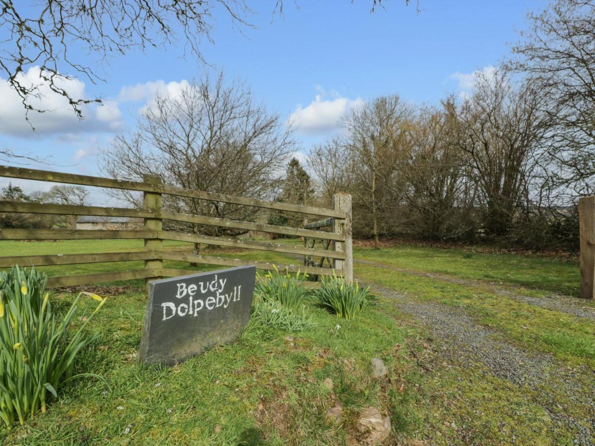 Beudy Dolpebyll Villa Llangadfan ภายนอก รูปภาพ