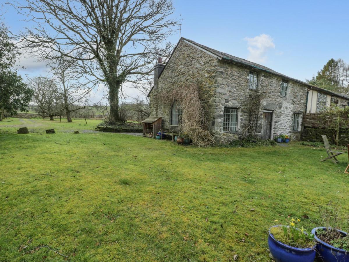 Beudy Dolpebyll Villa Llangadfan ภายนอก รูปภาพ