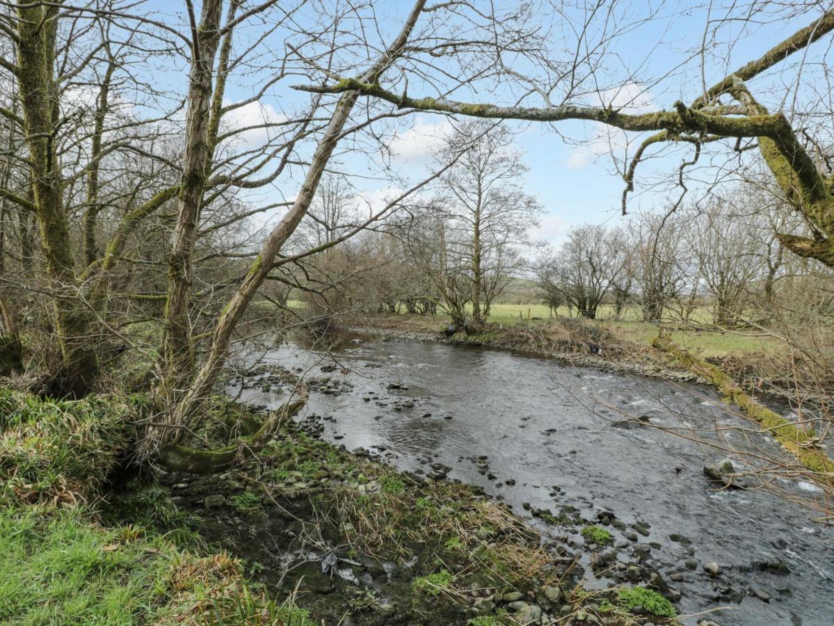 Beudy Dolpebyll Villa Llangadfan ภายนอก รูปภาพ