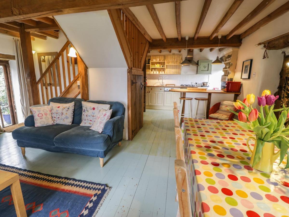 Beudy Dolpebyll Villa Llangadfan ภายนอก รูปภาพ