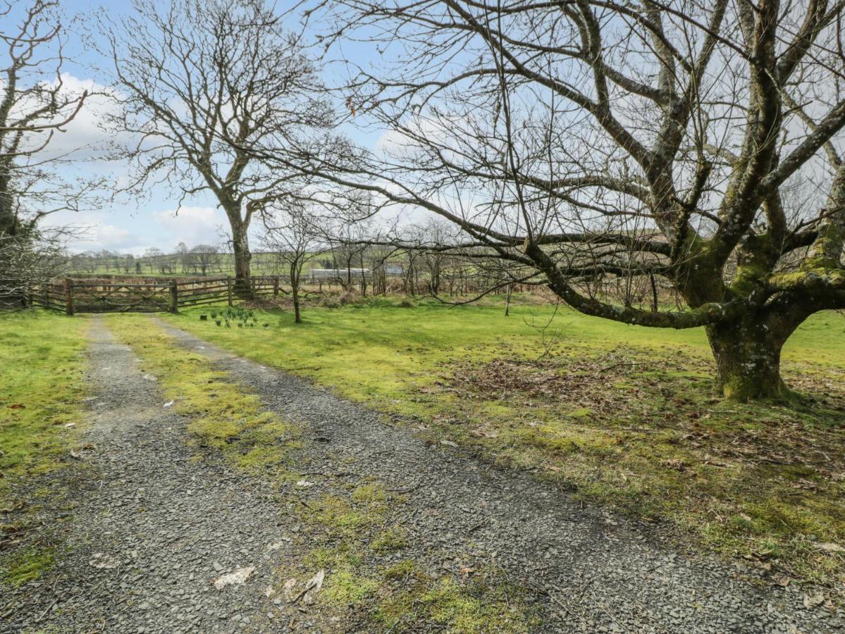 Beudy Dolpebyll Villa Llangadfan ภายนอก รูปภาพ